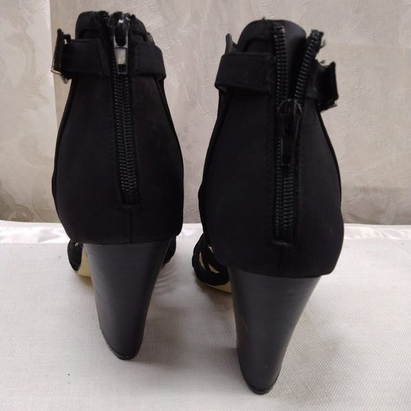 shoedazzle strappy heels